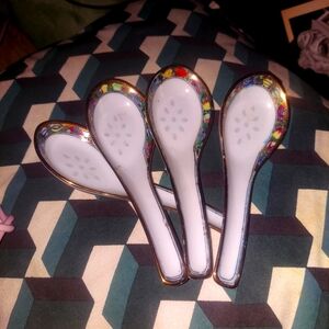 Japanese Hand painted Spoon Rest. Set of 4. Gorg floral print with gold trim